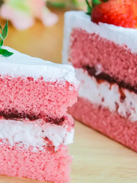 Strawberry Lemonade Cake