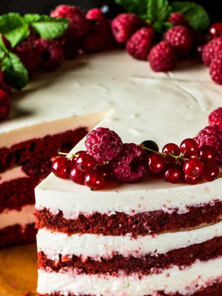 Red Velvet Christmas Cake